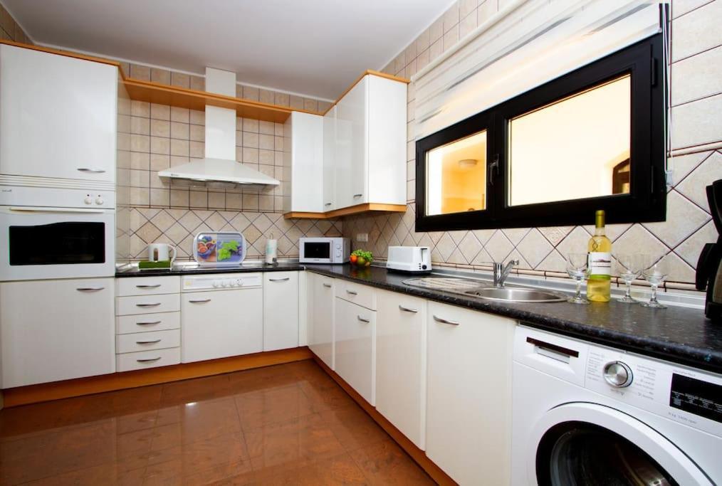 Riviera Park 2B, Central 2 Bed Пуерто-дель-Кармен Екстер'єр фото